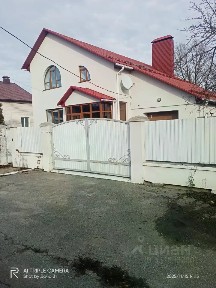 Продается 3-этажный коттедж, 390 м²