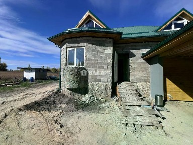 Продается 2-этажный дом, 100 м²