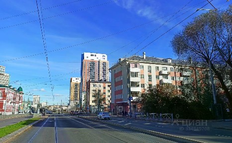 Пермский край, Пермь, р-н Свердловский, мкр. Центр, ул. Революции, 28