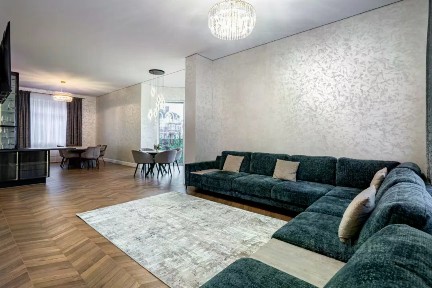 Продается 2-этажный дом, 525 м²