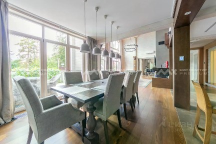 Продается 3-этажный дом, 453,7 м²