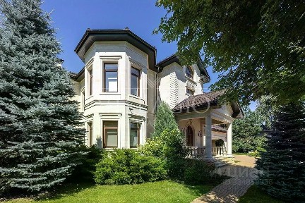 Сдается 2-этажный дом, 486,9 м²