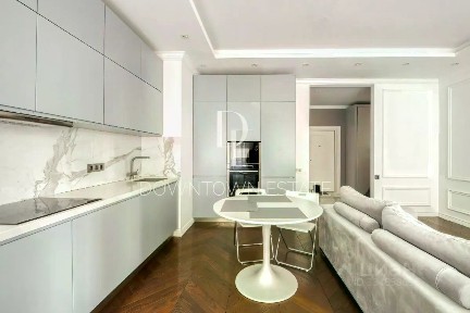 Продаются 2-комн. апартаменты, 56 м²