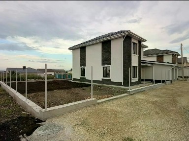 Продается 2-этажный дом, 200 м²