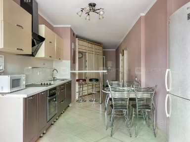 Продается 1-комн. квартира, 58,7 м²