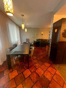 Сдается 4-комн. квартира, 180 м²