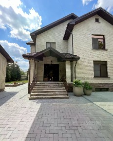 Продается 3-этажный коттедж, 350 м²