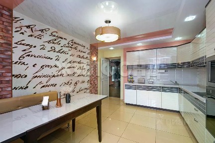 Продается 4-комн. квартира, 134,1 м²