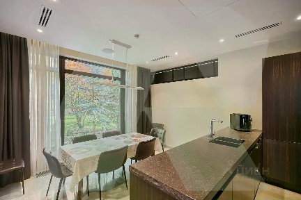 Сдается 2-этажный коттедж, 336 м²