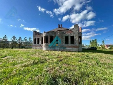 Продается 2-этажный коттедж, 1 000 м²
