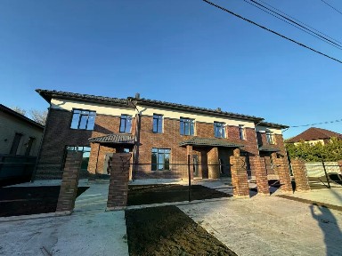 Продается 2-этажный таунхаус, 136 м²