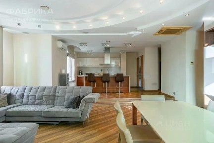Продается 4-комн. квартира, 150 м²