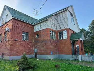 Продается 3-этажный дом, 310 м²