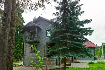 Продается 2-этажный дом, 370 м²