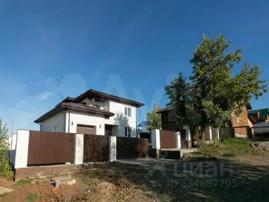 Продается 2-этажный дом, 238 м²