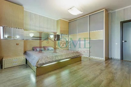 Сдается 3-комн. квартира, 130 м²