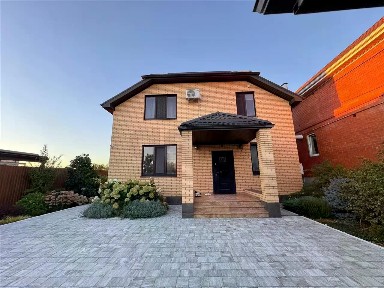 Продается 2-этажный дом, 158 м²