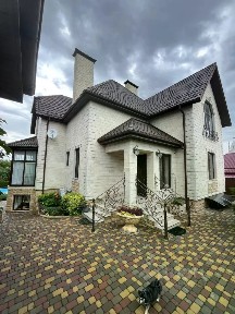 Продается 2-этажный дом, 272 м²