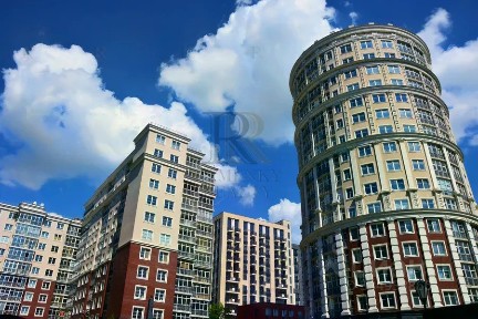Продается 4-комн. квартира, 130 м²