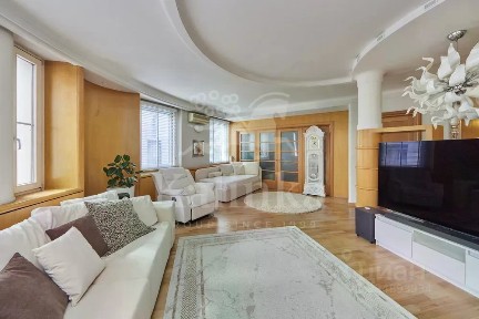 Продается 2-комн. квартира, 100 м²