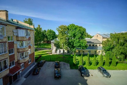 Продается 4-комн. квартира, 181,6 м²