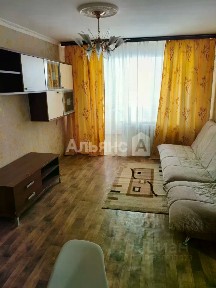 Продается 4-комн. квартира, 65 м²