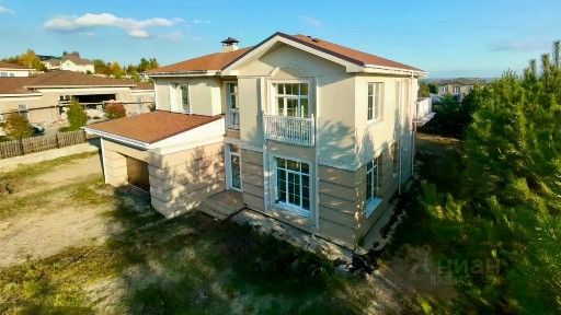 Продается 2-этажный дом, 379 м²