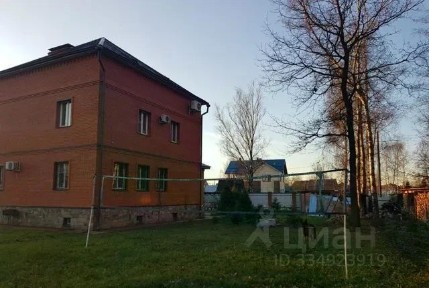 Сдается 4-этажный дом, 320 м²