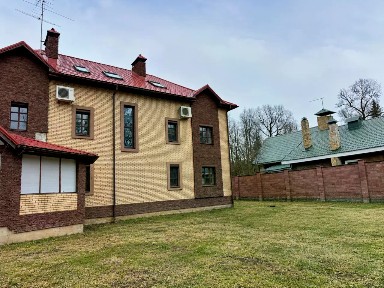 Продается 3-этажный дом, 426,4 м²