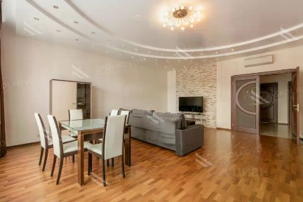 Сдается 3-комн. квартира, 135 м²