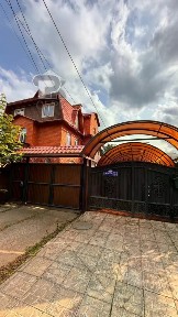 Продается 3-этажный коттедж, 279 м²