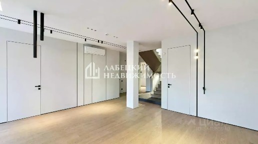 Продается 3-этажный дом, 366,1 м²