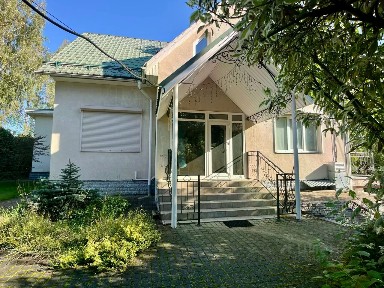 Продается 2-этажный дом, 340 м²