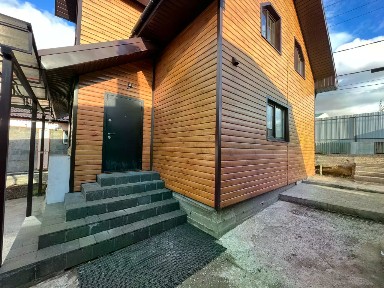 Продается 2-этажный дом, 140 м²