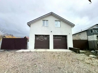 Продается 2-этажный дом, 244 м²