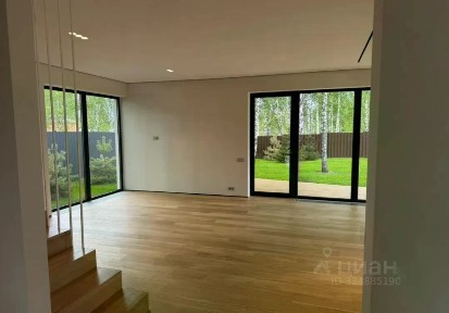Продается 2-этажный дом, 296 м²