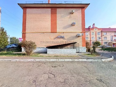 Оренбургская область, Оренбург, р-н Дзержинский, Кушкуль микрорайон, ул. Гражданская, 36