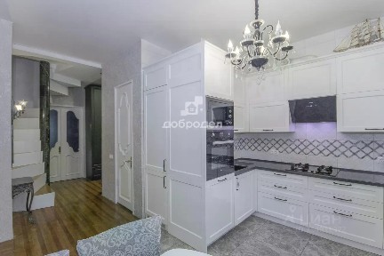Продается 5-комн. квартира, 132,7 м²
