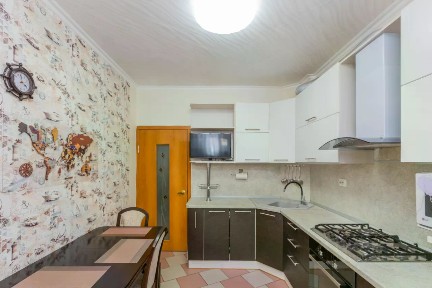 Продается 3-комн. квартира, 72 м²
