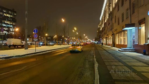 Сдается торговая площадь, 1 300 м²