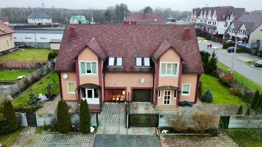 Продается 2-этажный таунхаус, 166,8 м²