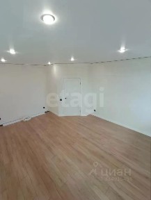 Продается 3-этажный дом, 284 м²