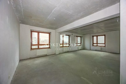 Продается 5-комн. квартира, 181,8 м²