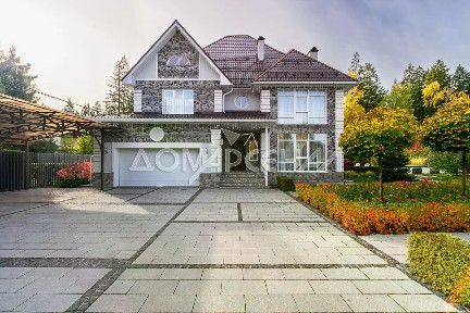 Продается 3-этажный дом, 534 м²