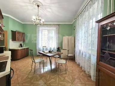 Продается 2-этажный дом, 300 м²