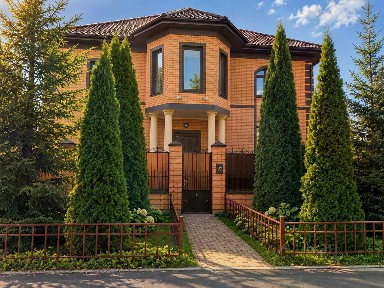 Продается 3-этажный коттедж, 335 м²