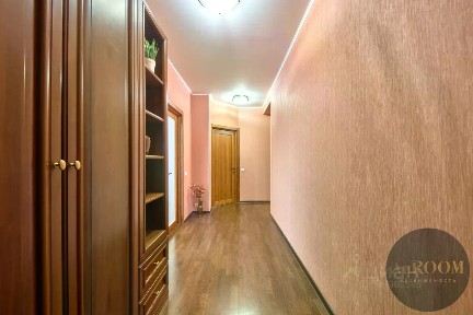 Продается 4-комн. квартира, 100 м²