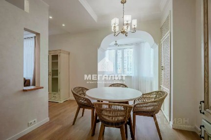 Сдается 4-комн. квартира, 135 м²