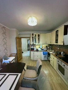 Продается 2-комн. квартира, 72 м²
