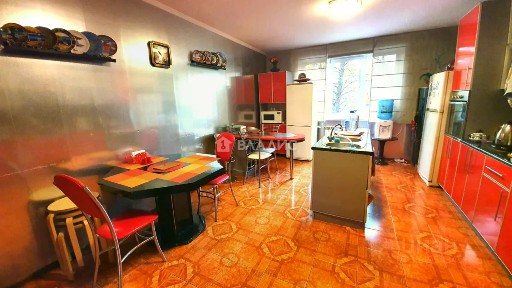 Продается многокомнатная квартира, 205,6 м²